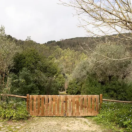 בית נופש Arrabida Getaway - Jacuzzi & Mountain Views שטובל